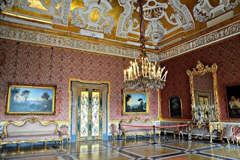 ナポリ王宮